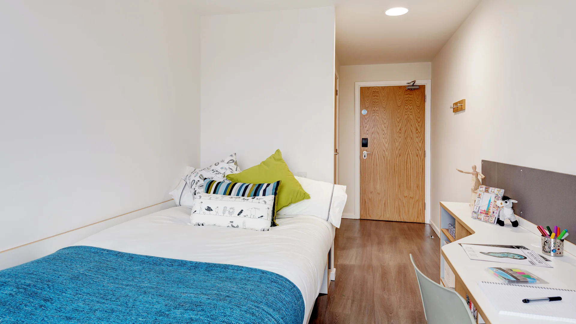 Bronze Two Bed Apartment - room